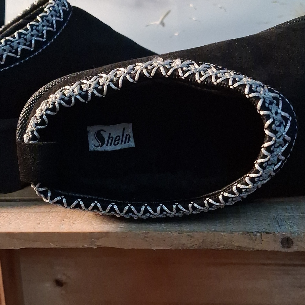 Women’s Black Suede Platform Slip-On Clogs - Picture 10 of 12